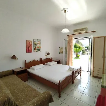 Katerinas Private Hotel 2*